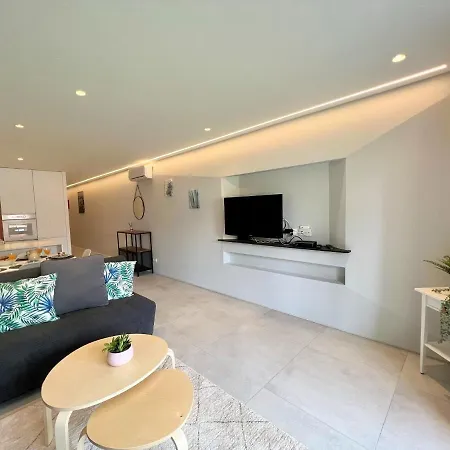 Twins 2 With Pool By Homing *