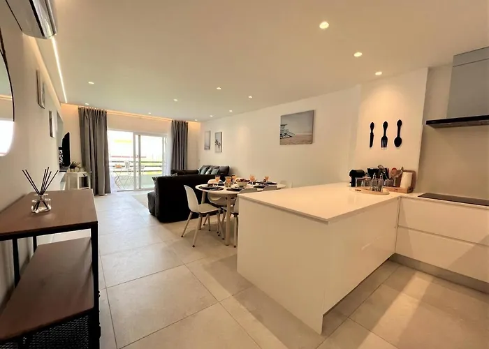 Twins 2 With Pool By Homing Apartment *