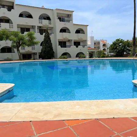Twins 2 With Pool By Homing Apartment *